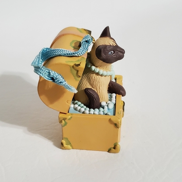 Avon Christmas Dress Up Ornament Jewelry Box Siamese Cat Treasure Chest - Picture 4 of 7
